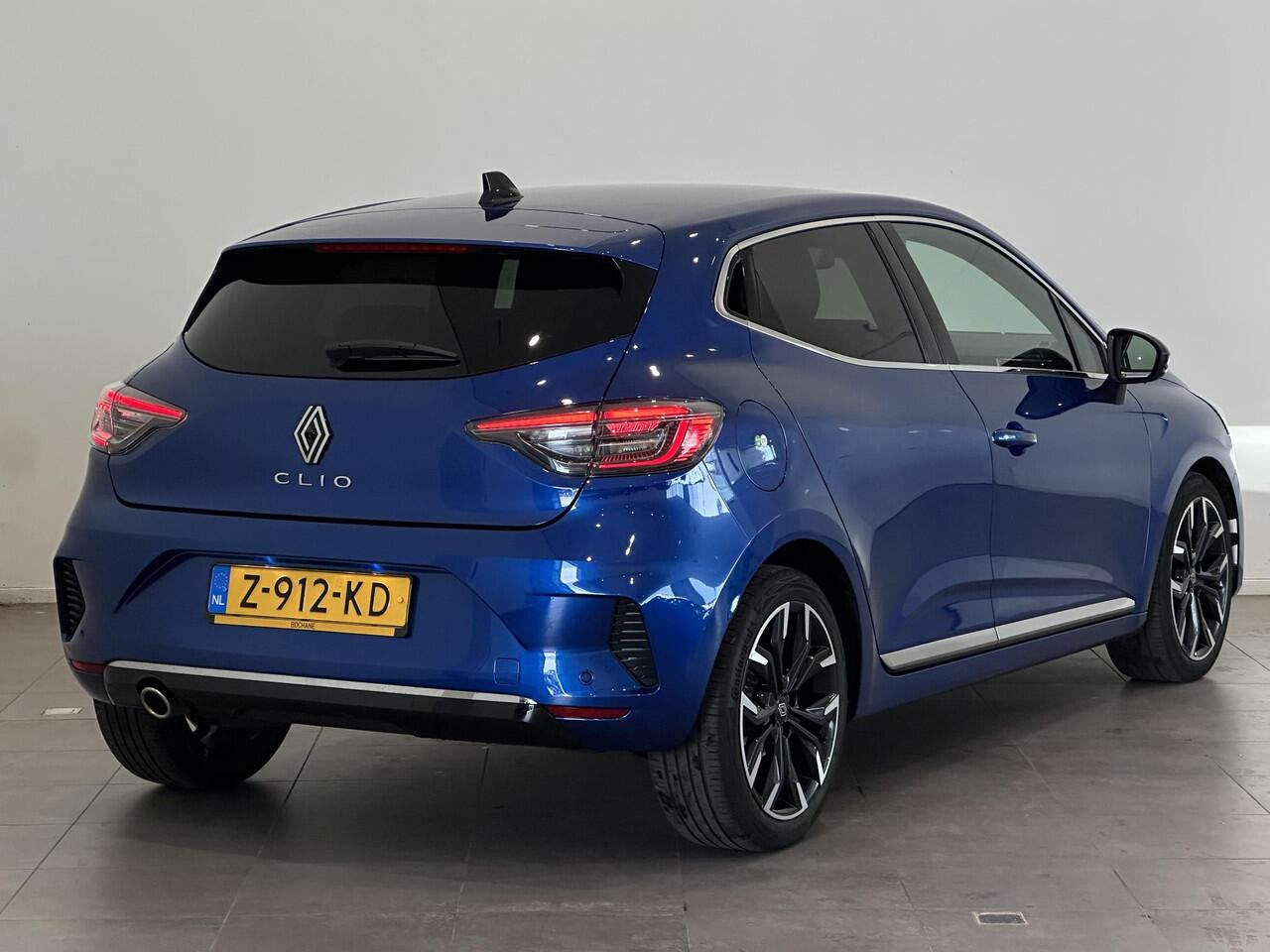Renault CLIO 1.0 TCe 90 Techno | Navigatie 9,3" | Climate Control | Cruise Control | Draadloze telefoonlader | Lichtmetalen velgen 17" | Parkeersensoren achter en achteruitrijcamera