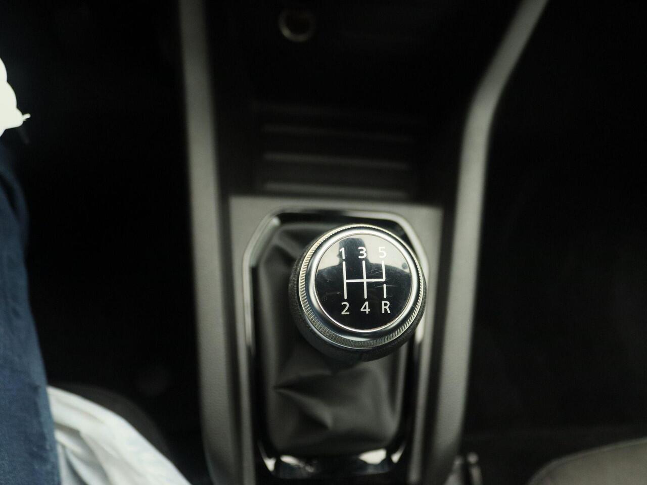 Renault CLIO TCe 100 Life | Handbediende airco | Lane Departure Warning met Lane Keep Assist | R-Plug & Radio met DAB en bluetooth | LED PURE VISION koplampen | Metaalkleur |