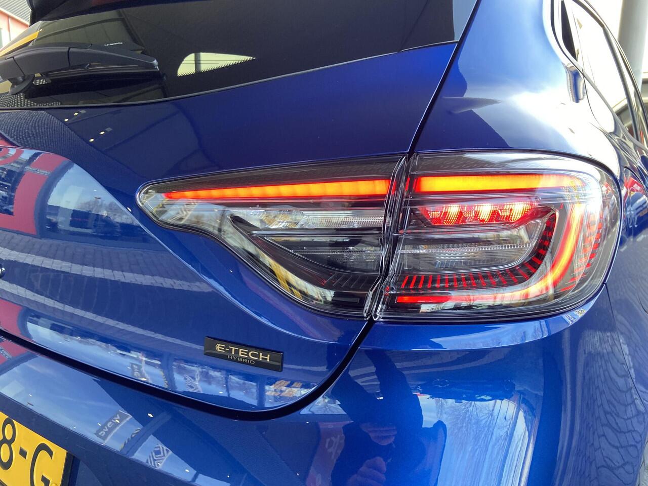 Renault CLIO 1.6 E-Tech Full Hybrid 145 techno LICHTMETAAL / PARKEERSENSOREN + CAMERA / CRUISE CONTROL / CLIMATE CONTROL / NAVI / 1E EIGENAAR!