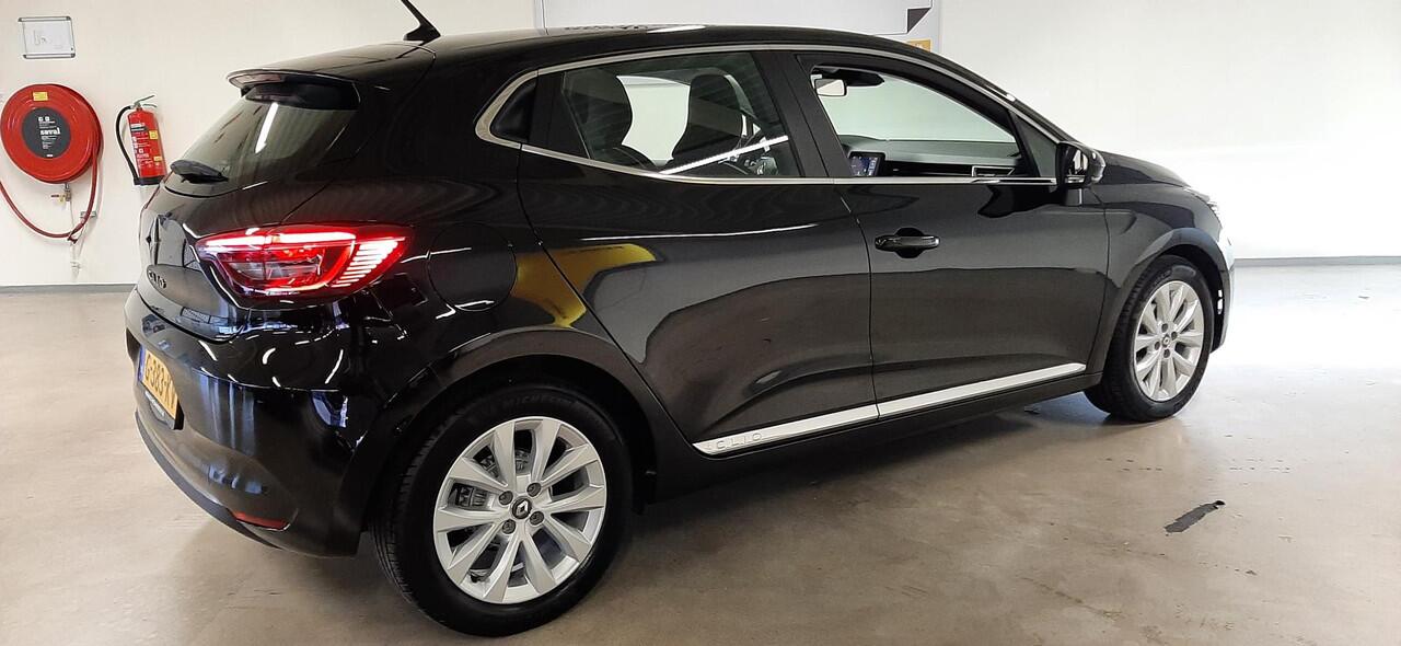 Renault CLIO 1.0 TCe Intens NAVIGATIE / CLIMATE CONTROLE / CRUISE CONTROLE / PARKEERSENSOREN.