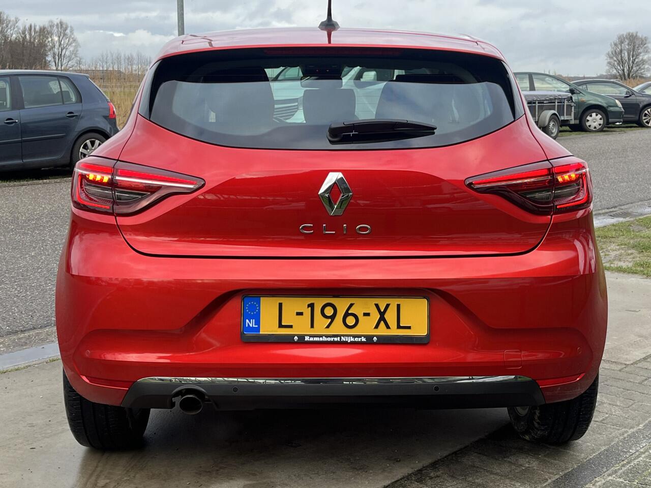 Renault CLIO 1.0 TCe Intens / Keyless / Climate / PDC A / Cruise / Lane assist / Applecarplay - Androidauto /