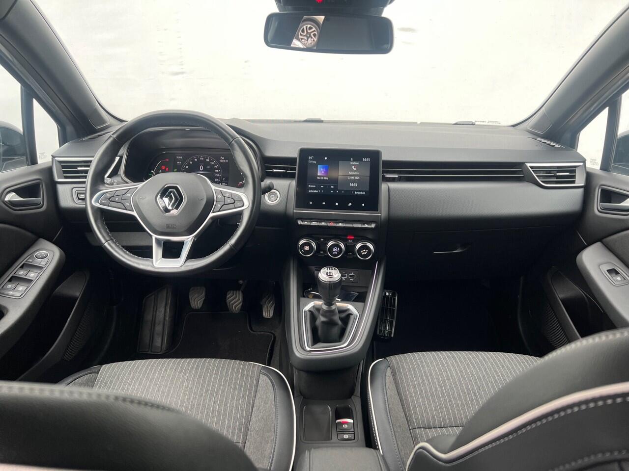 Renault CLIO 1.0 TCe Intens CAMERA / 17 INCH / HEEL VEEL OPTIES / FABRIEKSGARANTIE TOT 06.2027