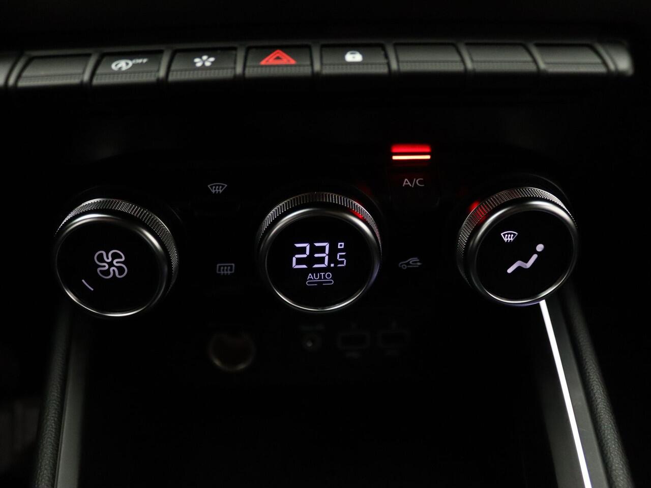 Renault CLIO 100pk TCe Intens Cruise | Climate | Carplay | Parkeersens. achter