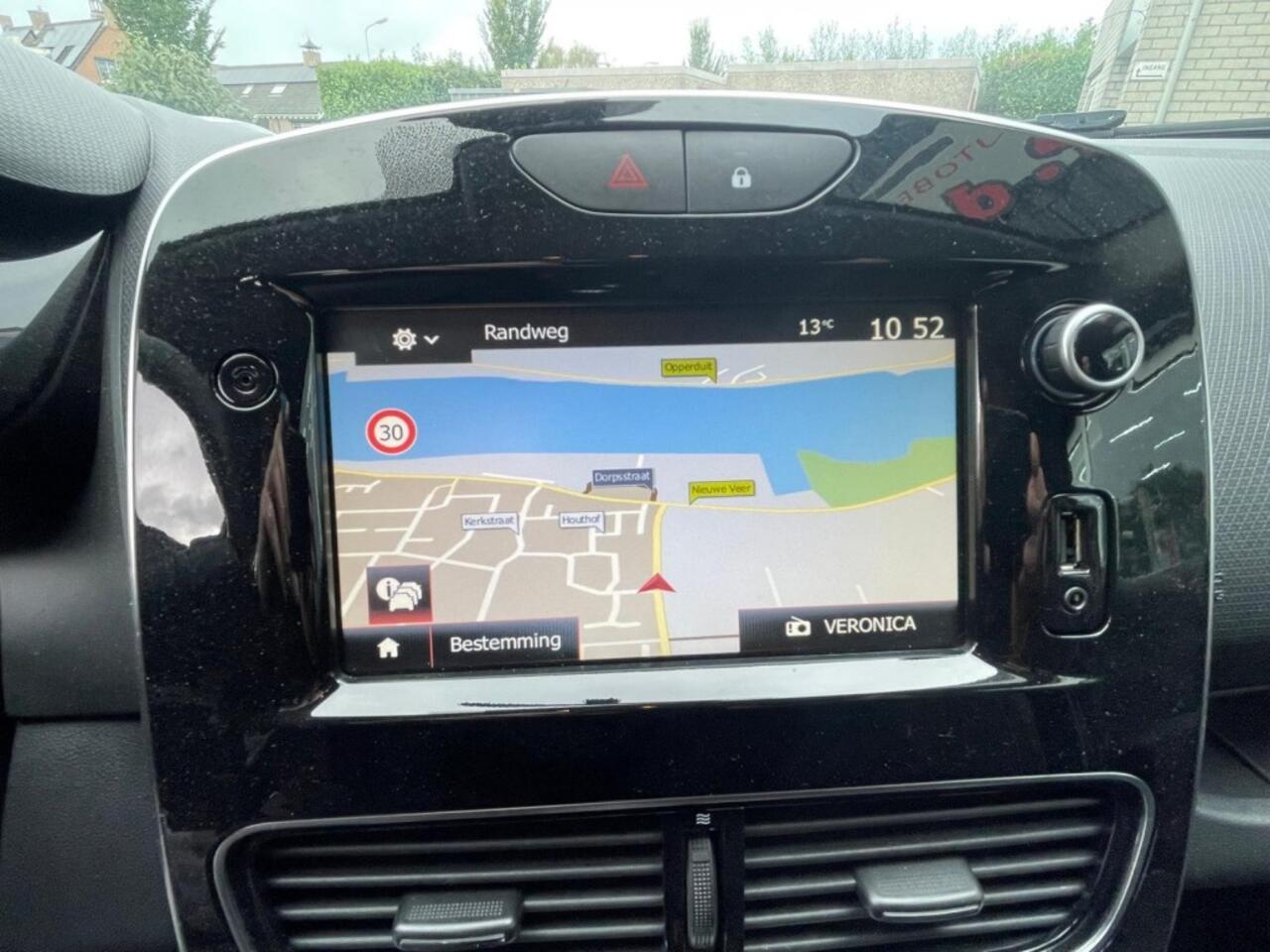 Renault CLIO 0.9 TCE LIMITED Station Apple carplay Trekhaak Parkeersensoren