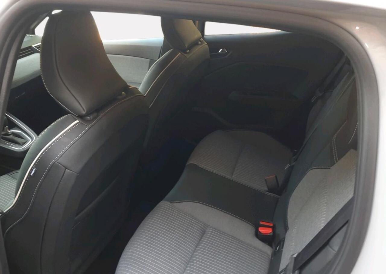 Renault CLIO 1.6 E-Tech Full Hybrid 145 techno