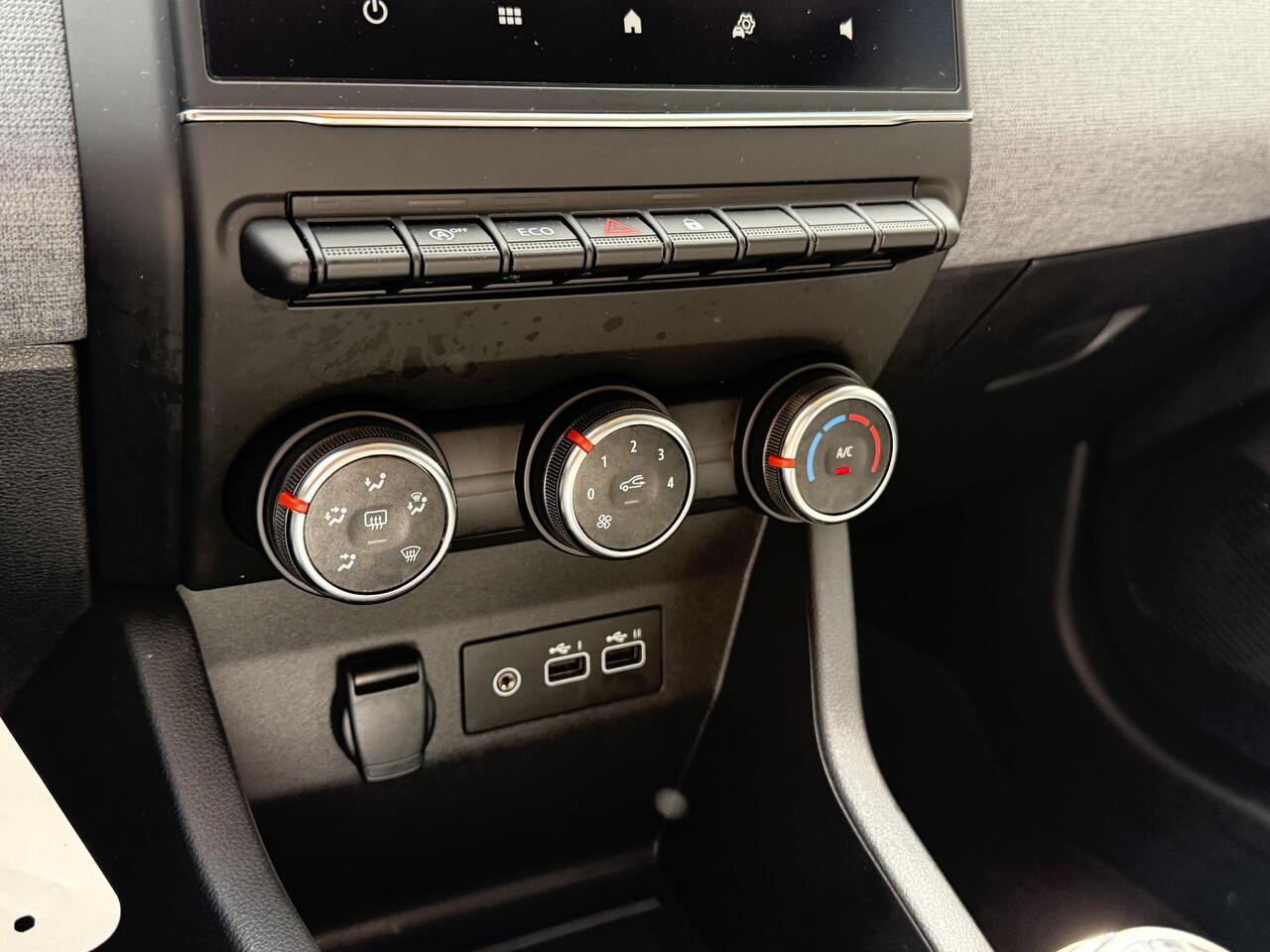 Renault CLIO 1.0 TCe 90 GPF evolution Black Line | Navigatie | All-Season banden | LED | DAB | Airco | Parkeersensoren | Cruise Control |