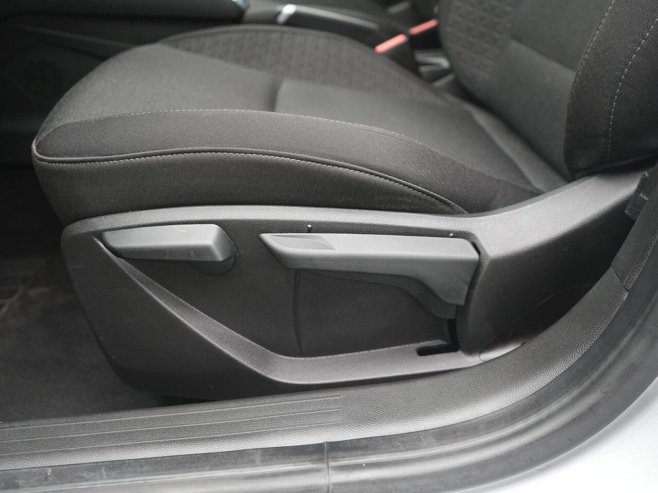 Renault CLIO 1.6 E-Tech Hybrid 140 Zen - RIJKLAARPRIJS - Achteruitrijcamera - Hybride - Automaat