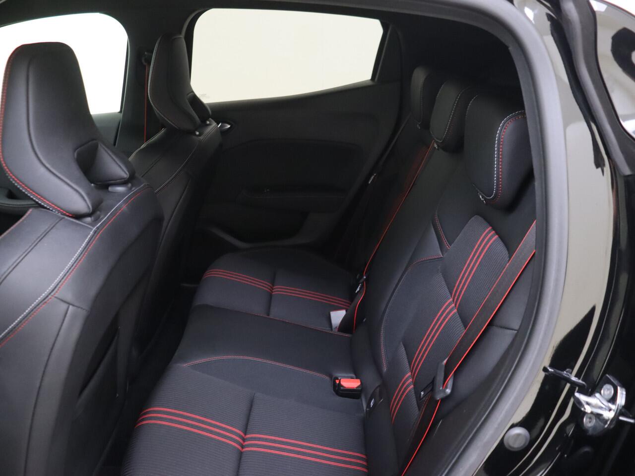 Renault CLIO 1.0 TCe R.S. Line | Camera | | Carplay | Keyless | Climate Control | | Originele RS LINE!! |