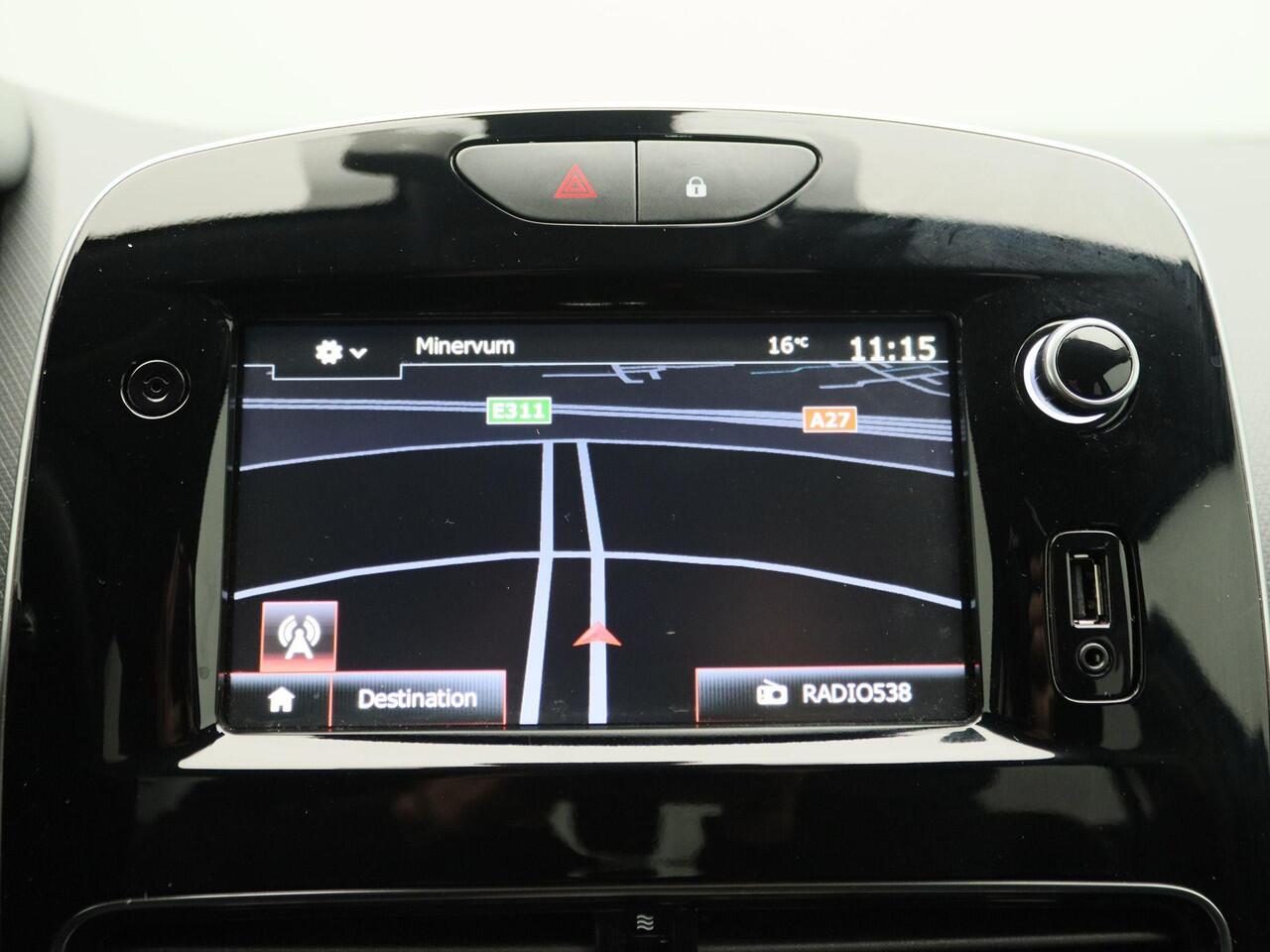 Renault CLIO TCe 90 Intens | Apple CarPlay & Android Auto | Climate control | Lichtmetalen wielen | Parkeersensoren | Metaalkleur | Cruise control |