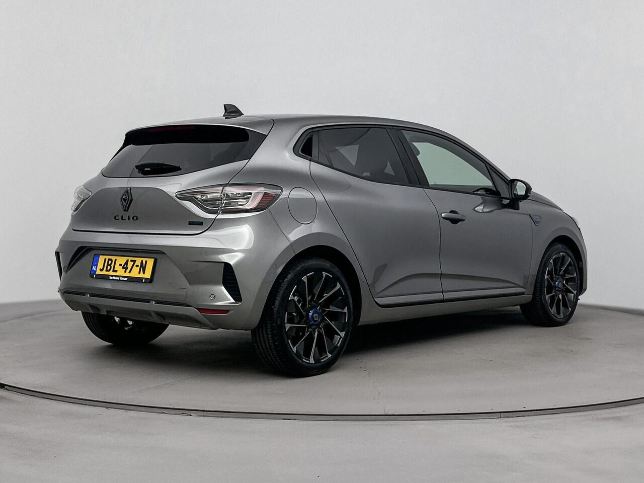 Renault CLIO 1.6 E-Tech Full Hybrid Esprit Alpine 145PK | Automaat | Navigatie | Adaptieve Cruise Control | 360 Camera | 17'' Inch Velgen | Apple CarPlay & Android Auto