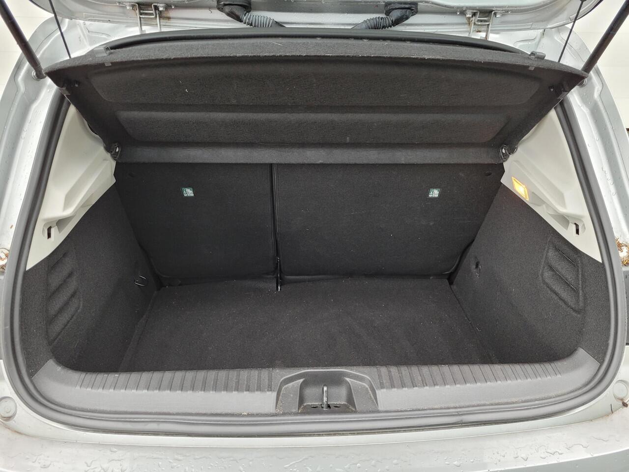 Renault CLIO 1.0 TCe Intens | Camera | Navigatie | 17" Lichtmetalen Velgen | Dealer Onderhouden