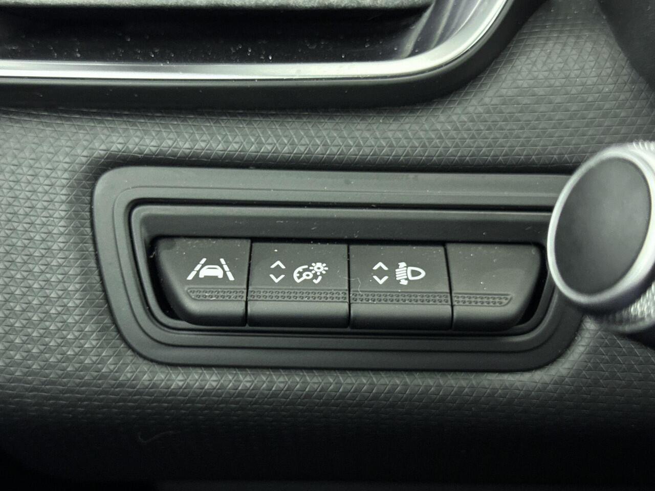 Renault CLIO 1.0 TCe Zen 100PK | Navigatie | parkeersensoren | Cruise control | Airco | Apple-carplay/Android-auto