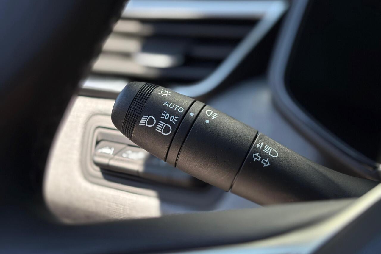 Renault CLIO 1.0 TCe 90pk Evolution - LED - Carplay - Airco - DAB - Parkeersensoren - Rijklaar