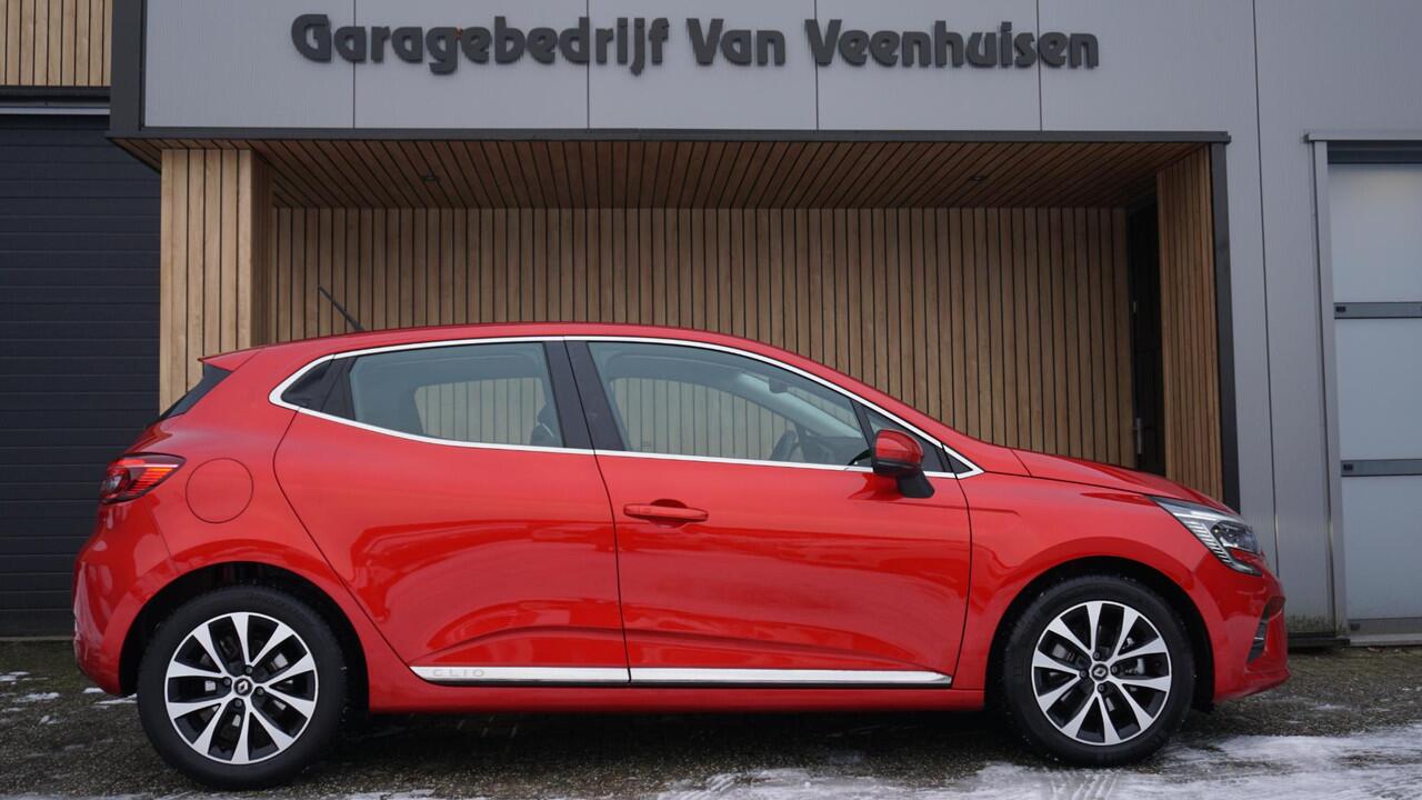 Renault CLIO 1.3 131PK TCe Automaat Intens 5Drs LED Navi Stoelverwarming A-Camera 16inch LM *NL auto* 37609km!