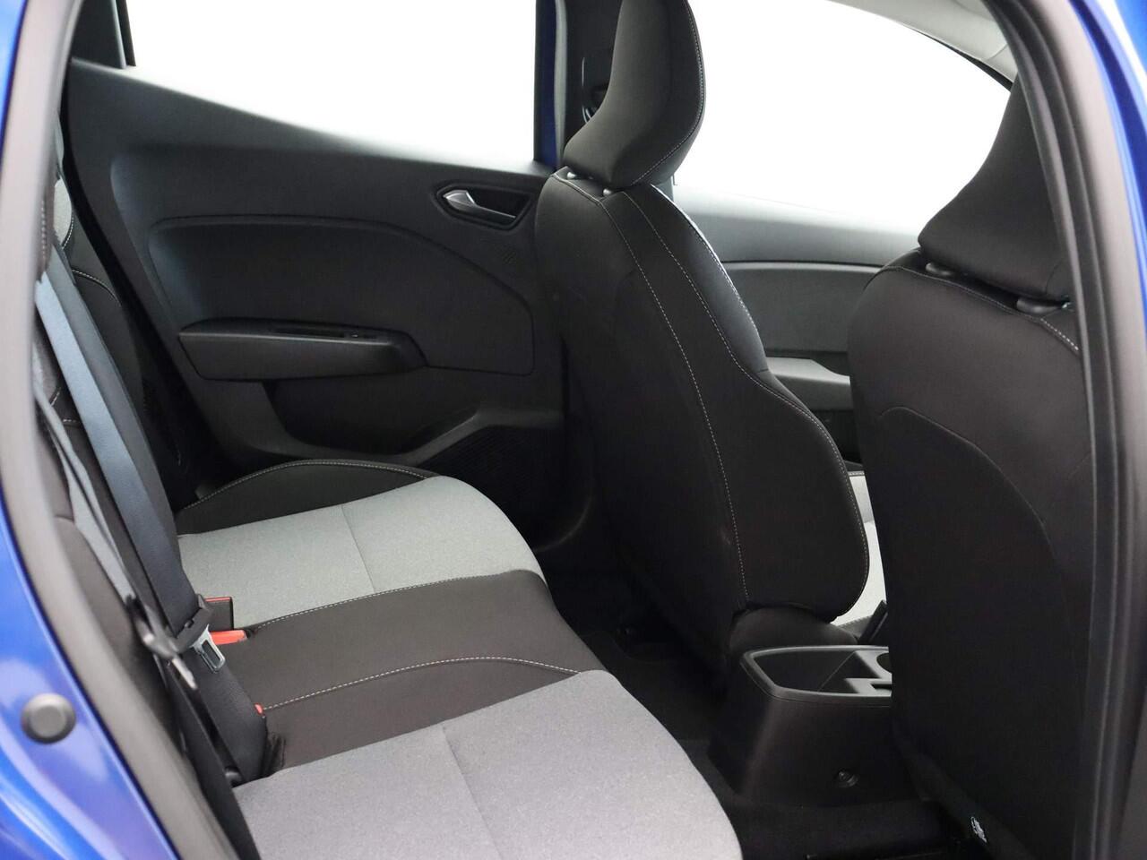 Renault CLIO Evolution Hybrid 145 | Cruise control met snelheidsbegrenzer | Handbediende airconditioning | Lane Departure Warning met Lane Keep Assist