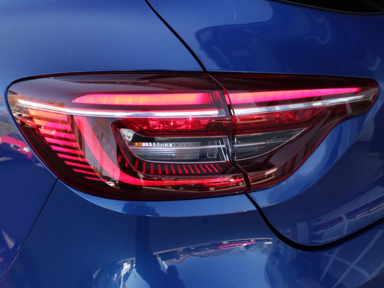 Renault CLIO 1.0 TCe Intens stoel- / stuurverwarming