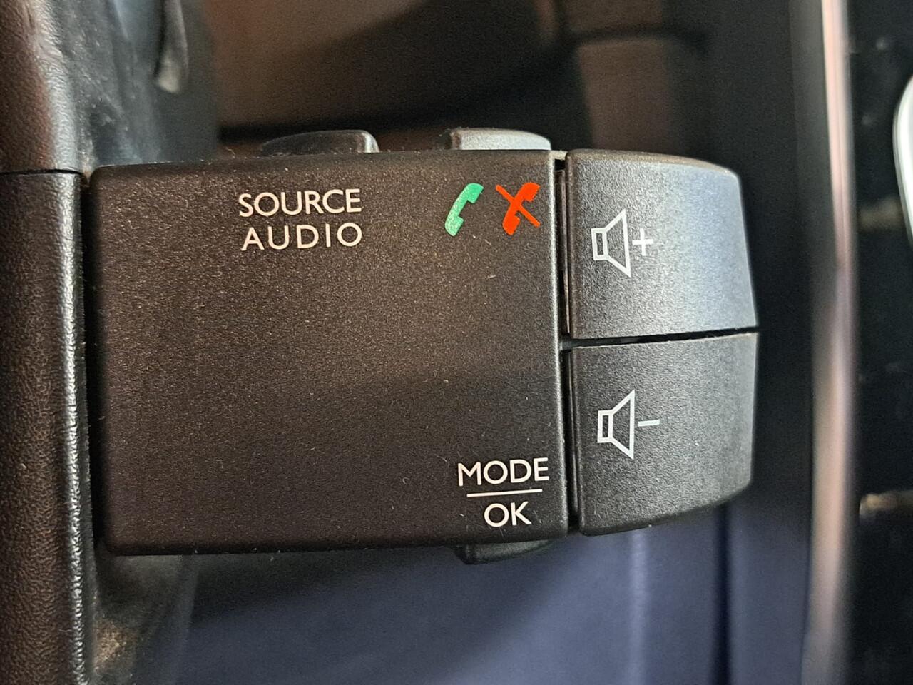 Renault CLIO Estate 0.9 TCe Limited + NAVI