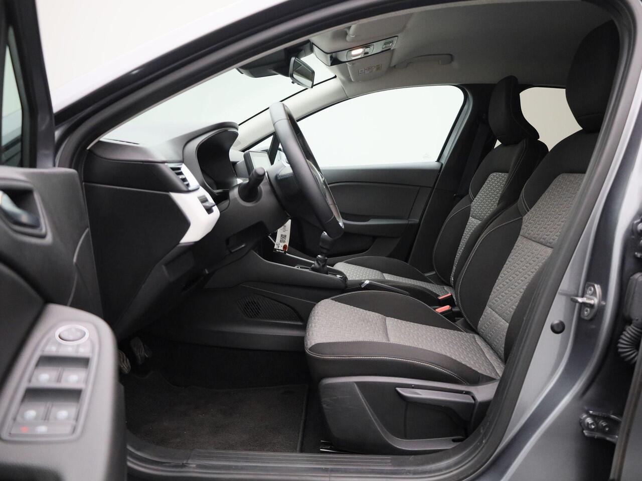 Renault CLIO 1.0 TCe 90Pk Evolution | Navigatie | Apple & Android Carplay | Parkeersensoren | Airco | Lichtmetalen Velgen | Privacy Glass | Bluetooth | Regen- en Lichtsensor |