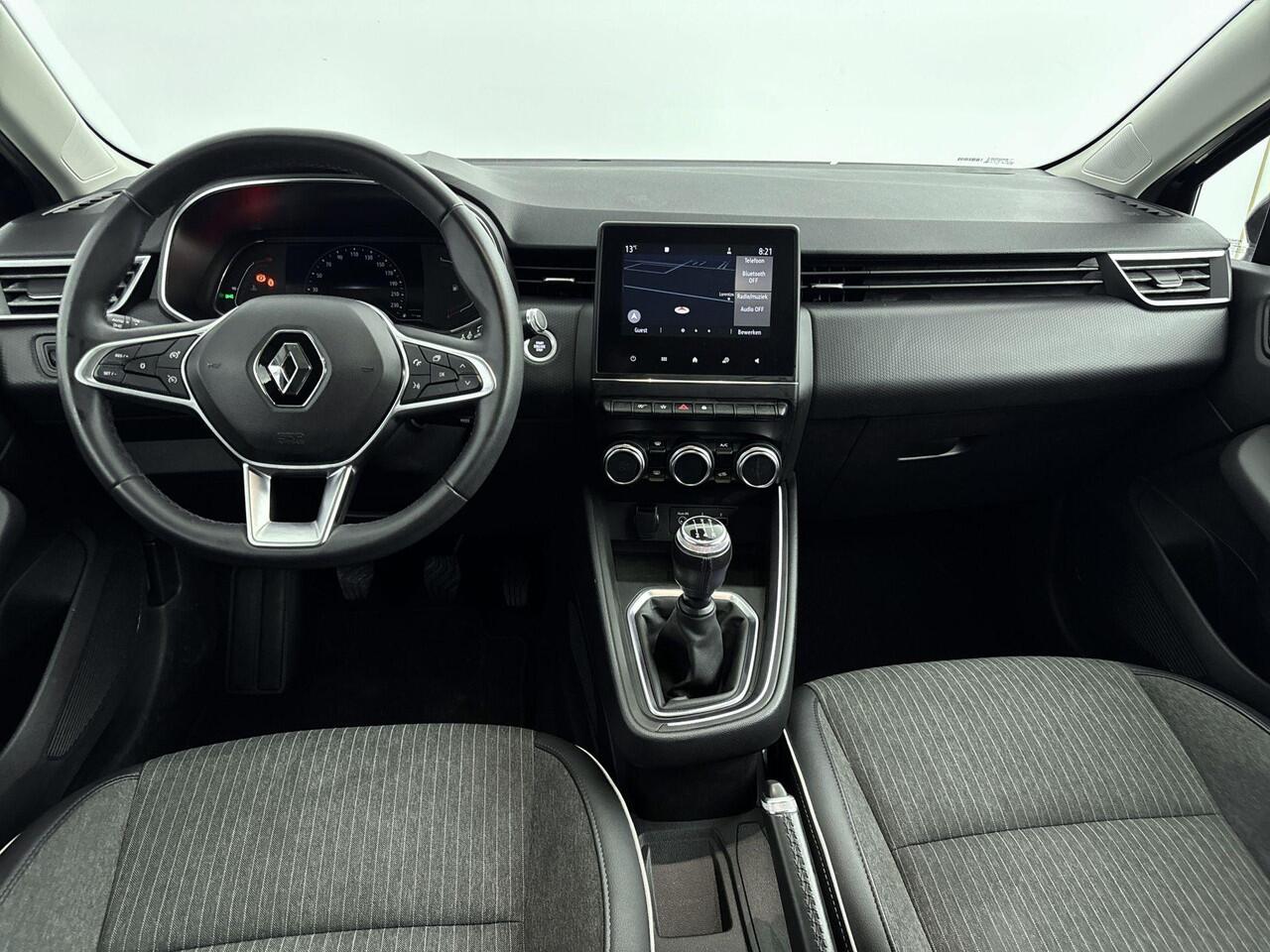 Renault CLIO 1.0 TCe 90Pk Intens | Navigatie | Apple & Android Carplay | Parkeersensoren Achter | Climate Control | Cruise Control & Snelheidsbegrenzer | Licht & Regensensor | Bluetooth Telefoon Voorbereiding |