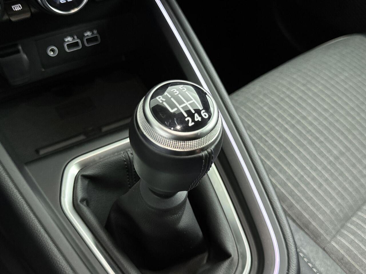 Renault CLIO 1.0 TCe 90Pk GPF techno | Navigatie | Apple & Android Carplay | Cruise & Climate Control | Achteruitrijcamera & Parkeersensoren | Elektrisch Inklapbare Spiegels |