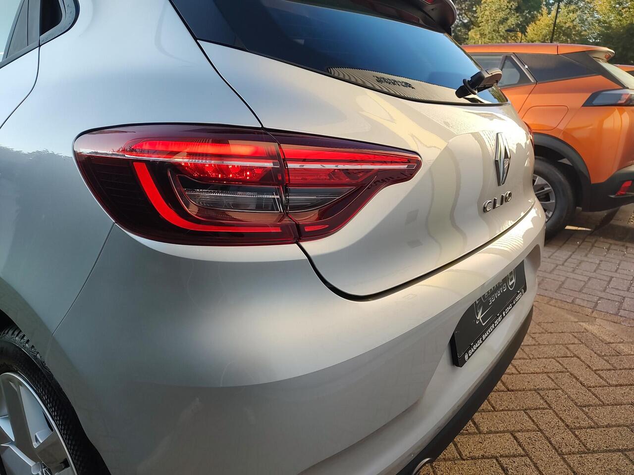 Renault CLIO 1.0 TCe Zen Led Stoelverwarming Navi-Carplay Cruise-Control Airco All-Season