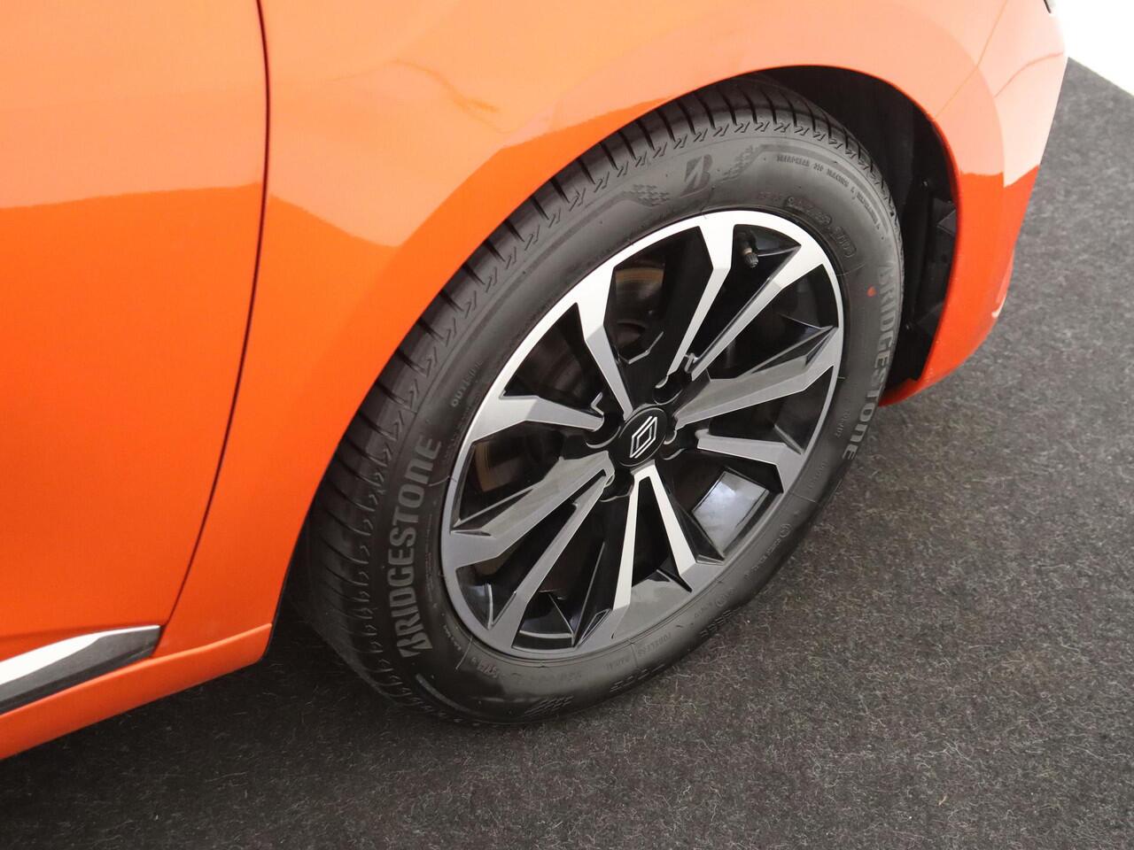 Renault CLIO 1.0 TCe 90 GPF techno | Navigatie | Parkeersensoren & Camera |