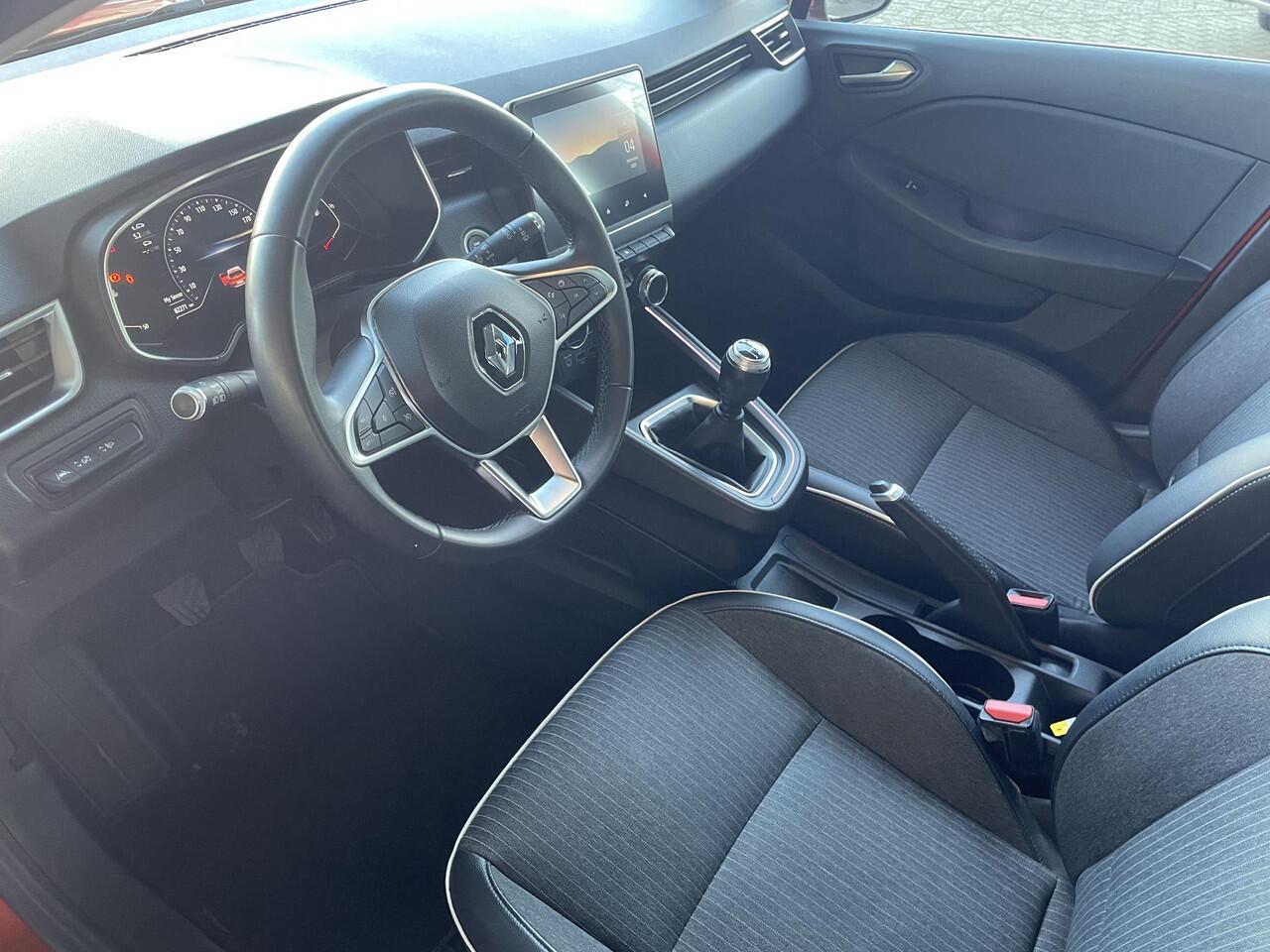 Renault CLIO 1.0 TCe Intens / PDC + CAMERA / CLIMATE CONTROL / NAVIGATIE / APPLE & ANDROID CARPLAY