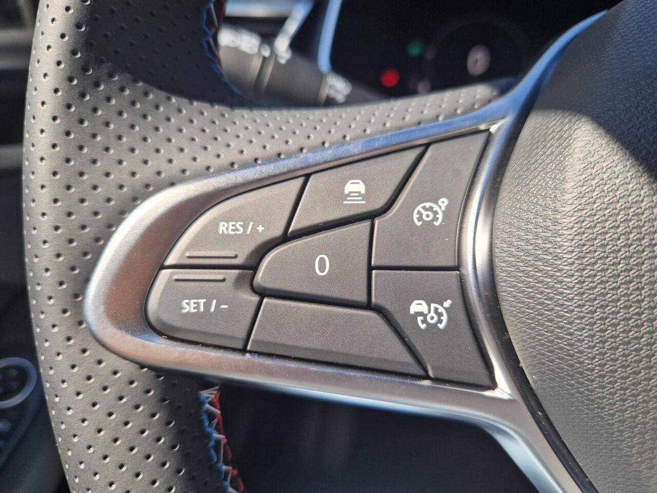 Renault CLIO 1.0 TCe 90 GPF esprit Alpine / Bose Premium Audio / Adaptief Cruise Control / Apple Carplay & Android Auto / Navigatie / Dode Hoek Detectie / Climate Control /