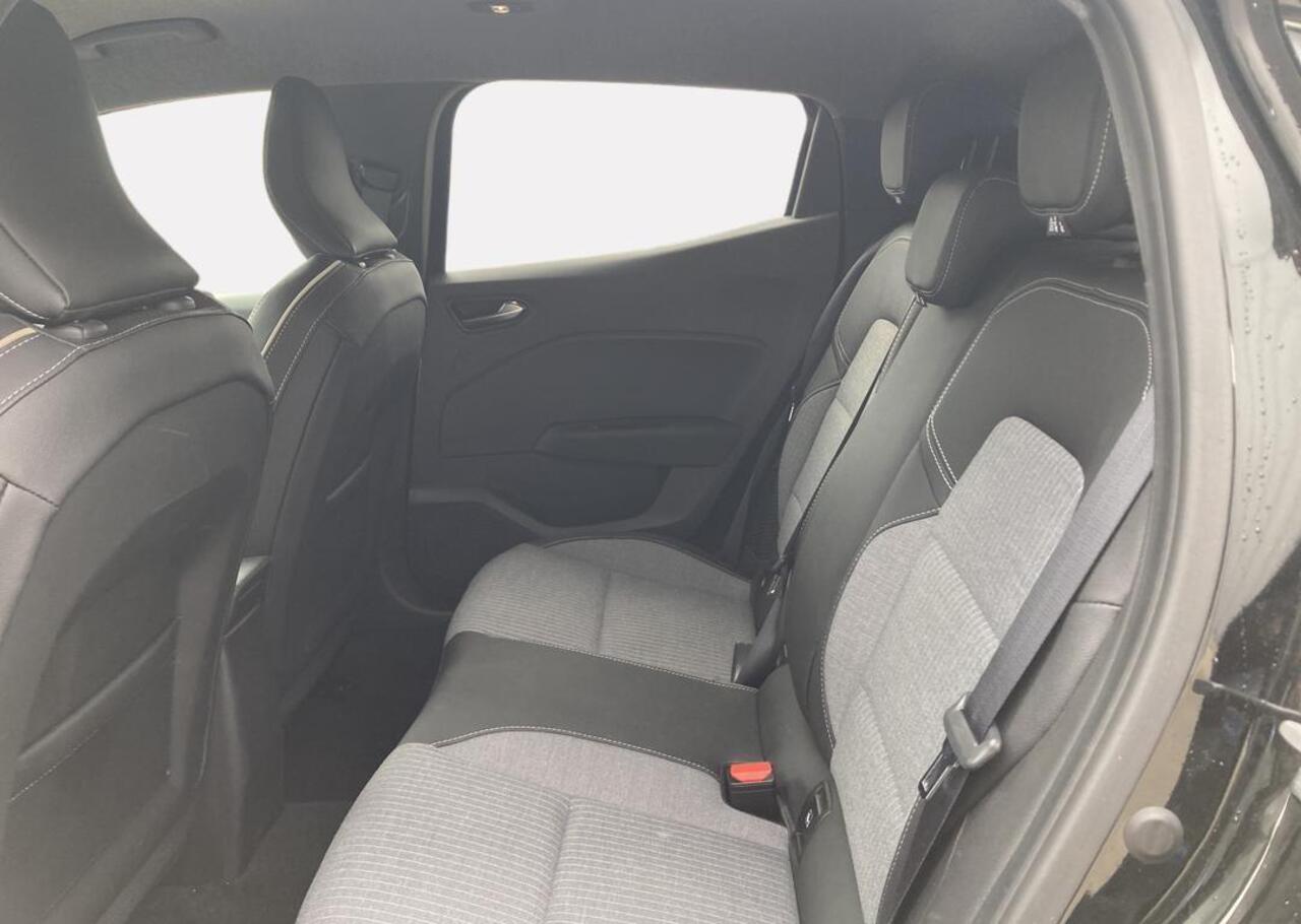 Renault CLIO 1.6 E-Tech Full Hybrid 145 techno