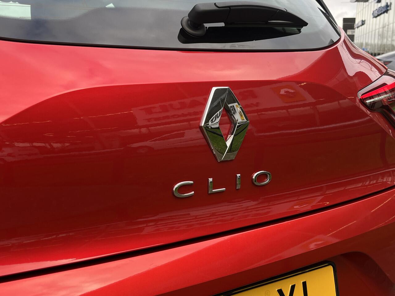 Renault CLIO 1.0 TCe Intens / Keyless / Climate / PDC A / Cruise / Lane assist / Applecarplay - Androidauto /