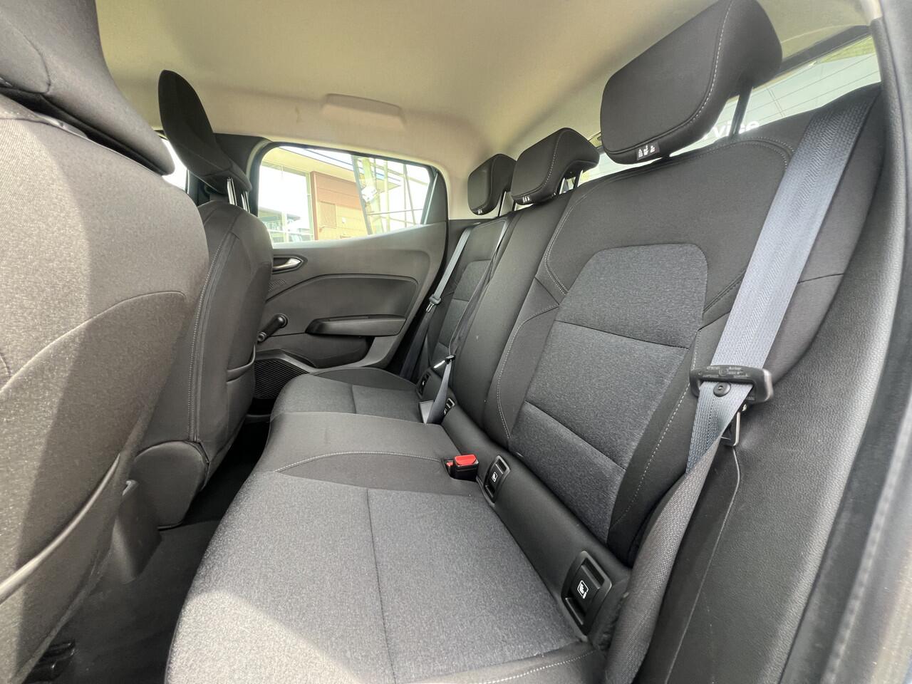 Renault CLIO 1.0 TCe 90 Equilibre / Airco / Parkeersensor Achter / Applecarplay - Androidauto / 6 Bak /