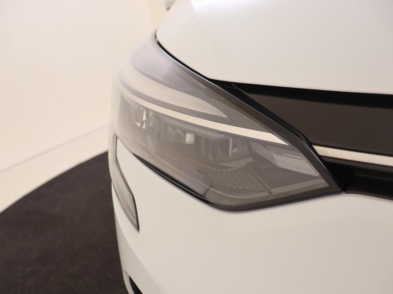 Renault CLIO 1.6 E-Tech Hybrid 140 Intens | PDC Achter | Climate Control | 16" LMV | Keyless | LED Pure Vision | Cruise Control & Snelheidsbegrenzer | Apple Carplay & Android Auto