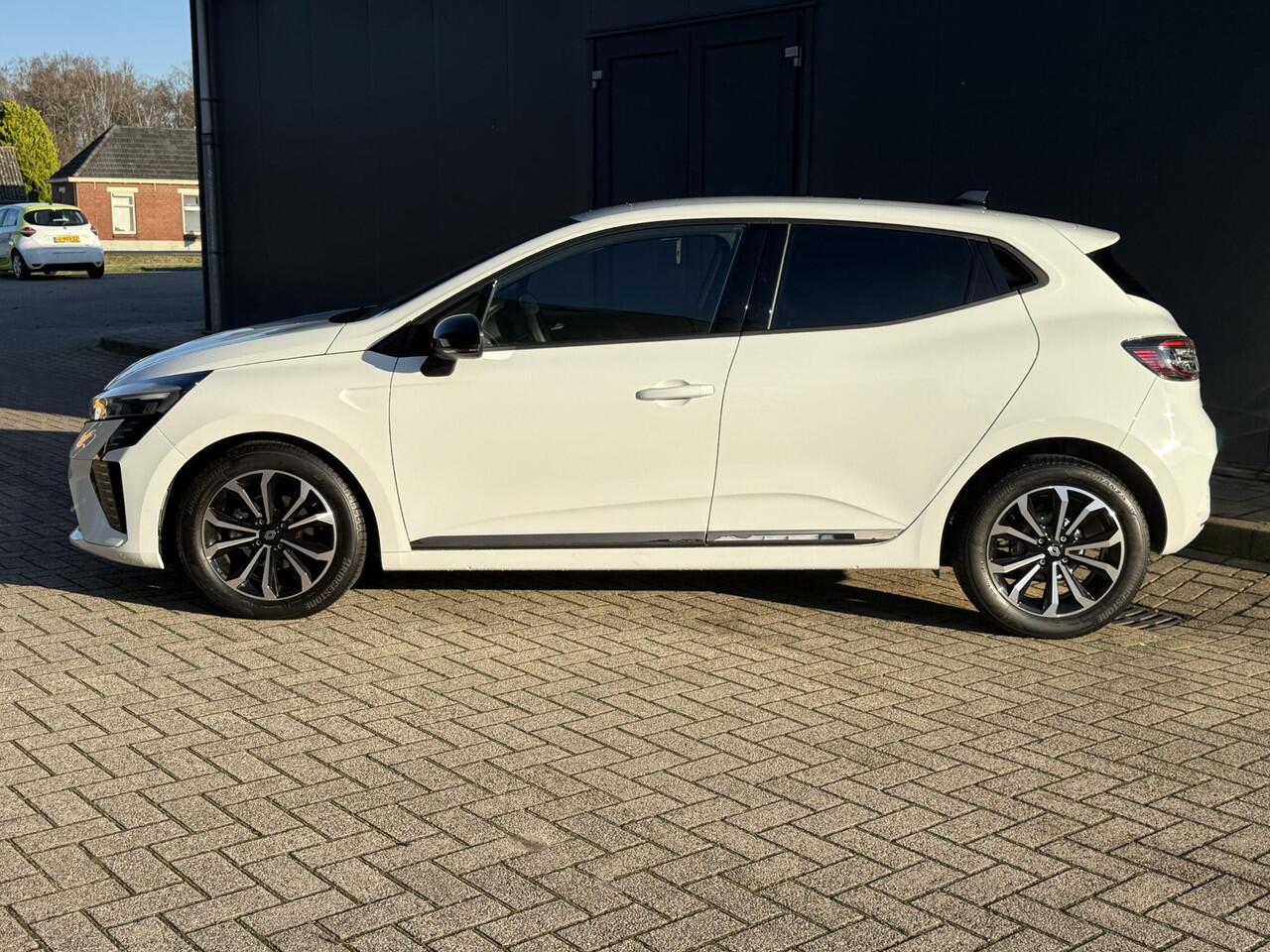 Renault CLIO 1.0 TCe 90 Techno Handgeschakeld / Pack winter / Draadloze telefoon lader / Keyless Entry/Start / Achteruitrijcamera / Stuur-, en Stoel verwarming / Climate control / Apple Carplay Android Auto /