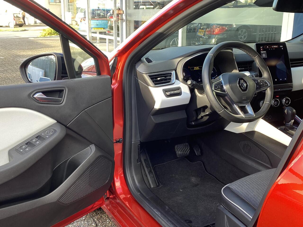 Renault CLIO 1.6 E-Tech Hybrid 145 Techno / Automaat / NL-Auto / 1e-Eigenaar / Dealer-Onderhouden / Cruise-Control / Climate-Control / LED / Keyless / Apple-Carplay & Android-Auto / Sfeerverlichting / DAB Radio-Bluetooth / Navi / PDC V+A met Camera / 16'' LMV / All-Se