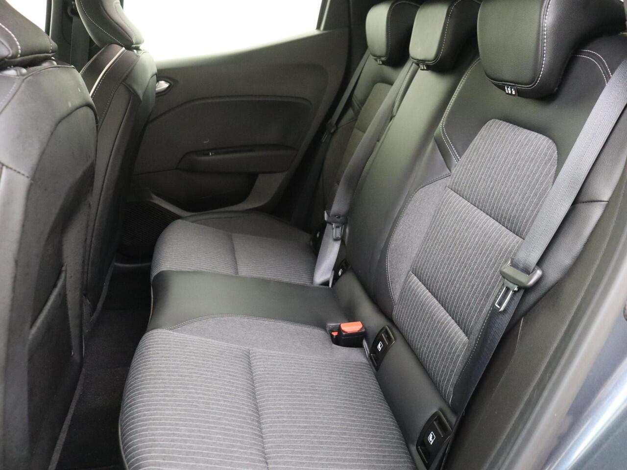 Renault CLIO 1.0 TCe Intens | Navigatie | Cruise & Climate Control | Achteruitrijcamera | PDC voor & Achter