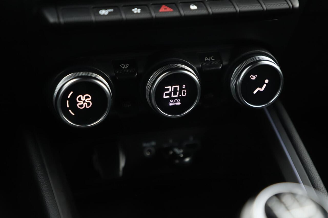 Renault CLIO 1.0 TCe Intens Half Leder Sfeerverlichting 17 inch LMV Full LED Climate Cruise Control Navigatie Achteruitrijcamera Carplay Android Parkeersensor Rijstrooksensor