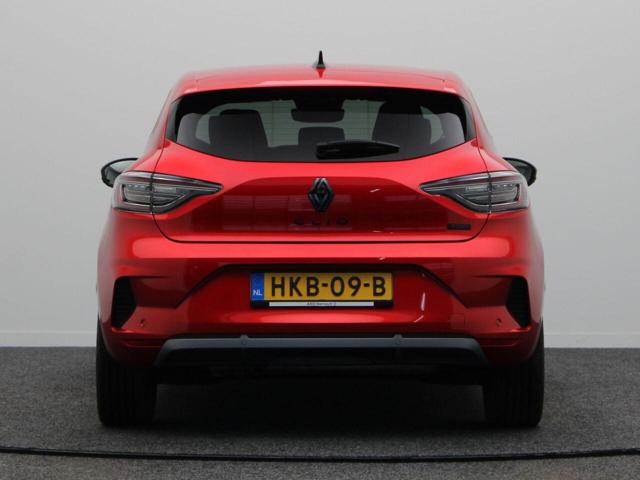 Renault CLIO 1.6 E-Tech Full Hybrid 145pk esprit Alpine | 360 graden camera | Stoel- en stuurverwarming | 17" "La Fleche" velgen |