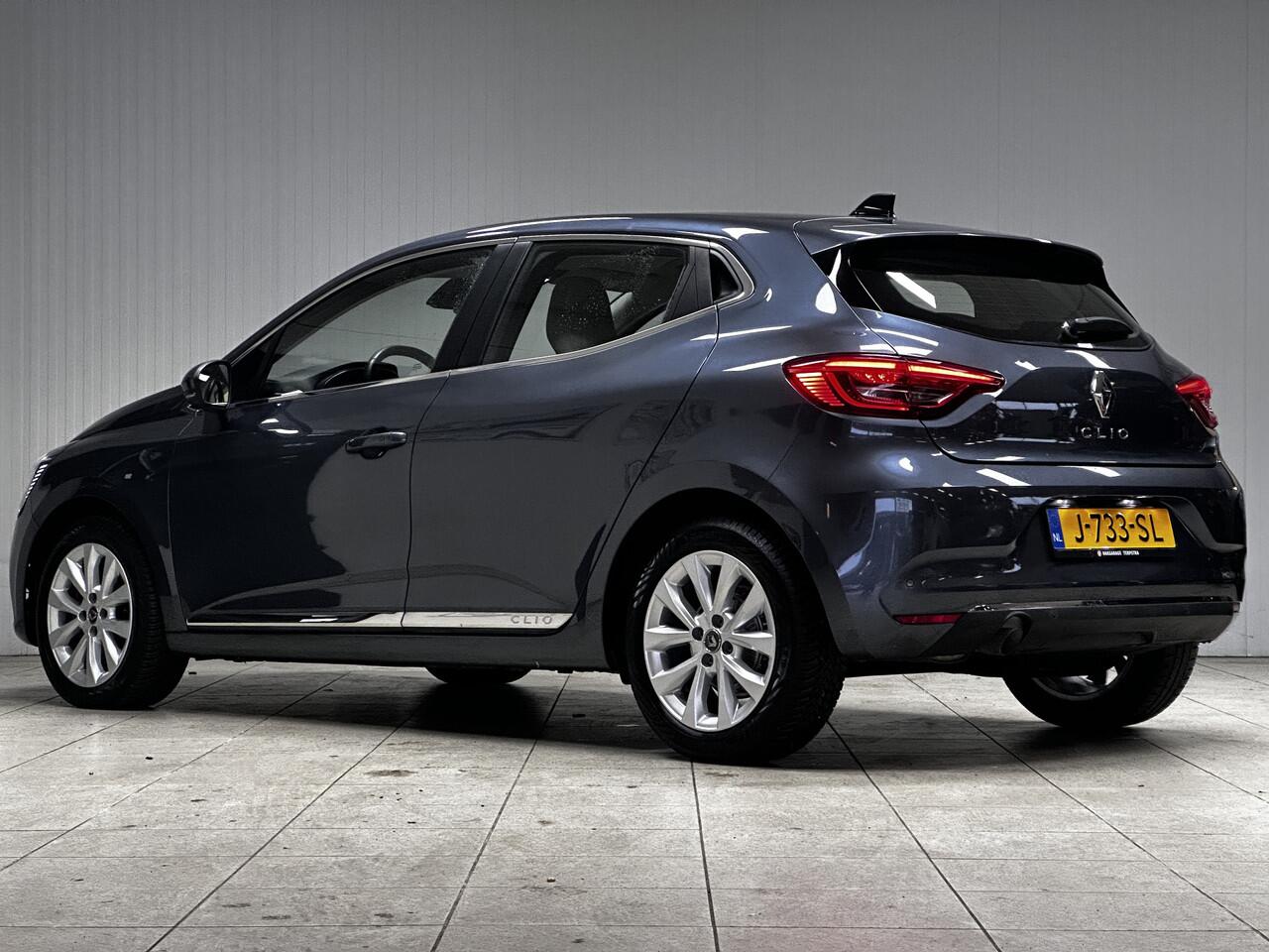 Renault CLIO 1.3 TCe Intens/ Automaat!/ 131pk!/ 16'' LMV/ Apple + Android/ Camera/ Leder/ Stoelverw./ DAB+/ Keyless/ LED Koplampen/ Navi/ Clima/ Cruise/ Elek. pakket/ Isofix/ Multi. LEDER. Stuur/ 16'' LMV/ PDC V+A/ Chroo