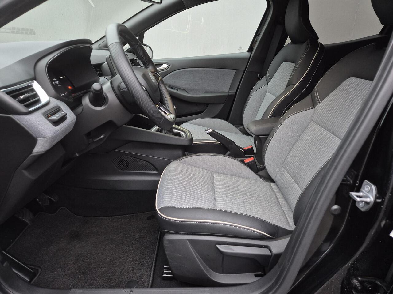 Renault CLIO 1.0 TCe 90 GPF techno Handgeschakeld / Fabrieksgarantie tot 04-2027 / Dealer onderhouden / Pack winter / Achteruitrijcamera / Stuur-en Stoelverwarming / Apple Carplay Android Auto / Navigatie /