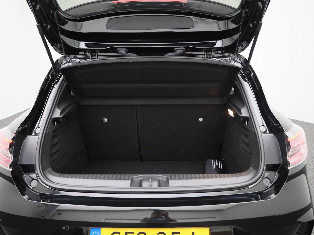 Renault CLIO E-Tech Full Hybrid 145 techno | Automaat | Easy Link Navigatie met Apple CarPlay & Android Auto | Climate Control | Parkeersensoren achter met camera | Lichtmetalen velgen | Metaalkleur |