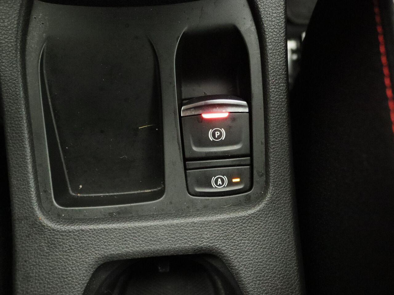 Renault CLIO TCe 130 R.S. Line | EASY LINK navigatiesysteem met 9,3" scherm | Lichtmetalen wielen 17" 'Magny Cours' | Sportstoelen met bekleding TEP/stof 'R.S Line' antraciet|