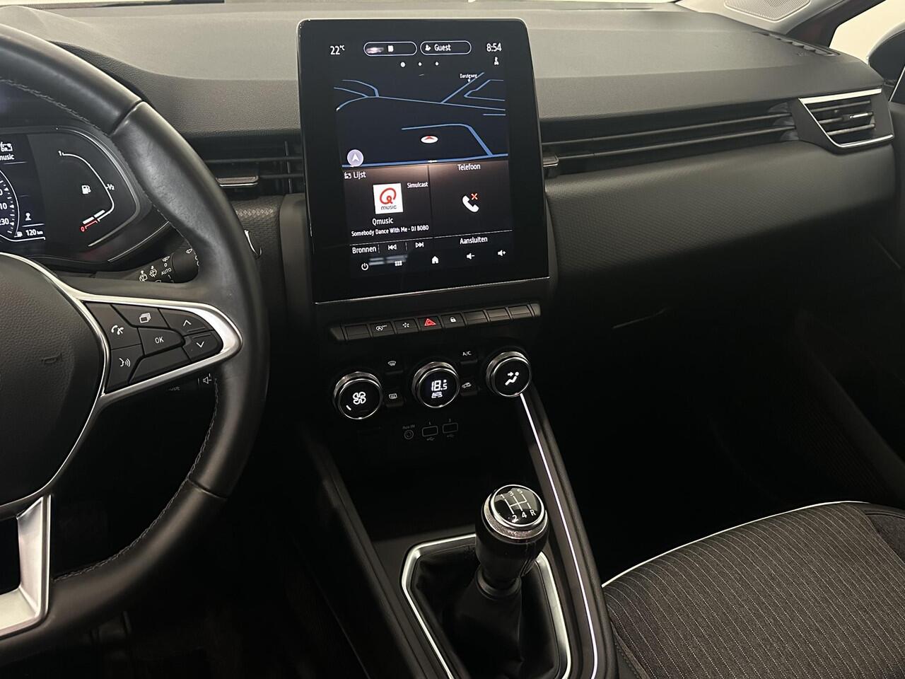 Renault CLIO 1.0 TCe 100 Intens | Navigatie 9,3" | Climate Control | Cruise Control | Lichtmetalen velgen 17" | Parkeersensoren voor, achter en achteruitrijcamera | Apple Carplay/Android Auto | 1e eigenaar + dealer onderhouden!