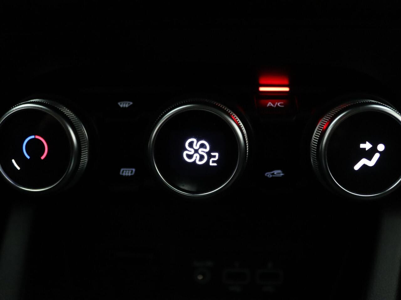 Renault CLIO 140pk E-Tech Hybrid Zen Automaat Cruise | Climate | Carplay | Navi | Parkeersens. achter