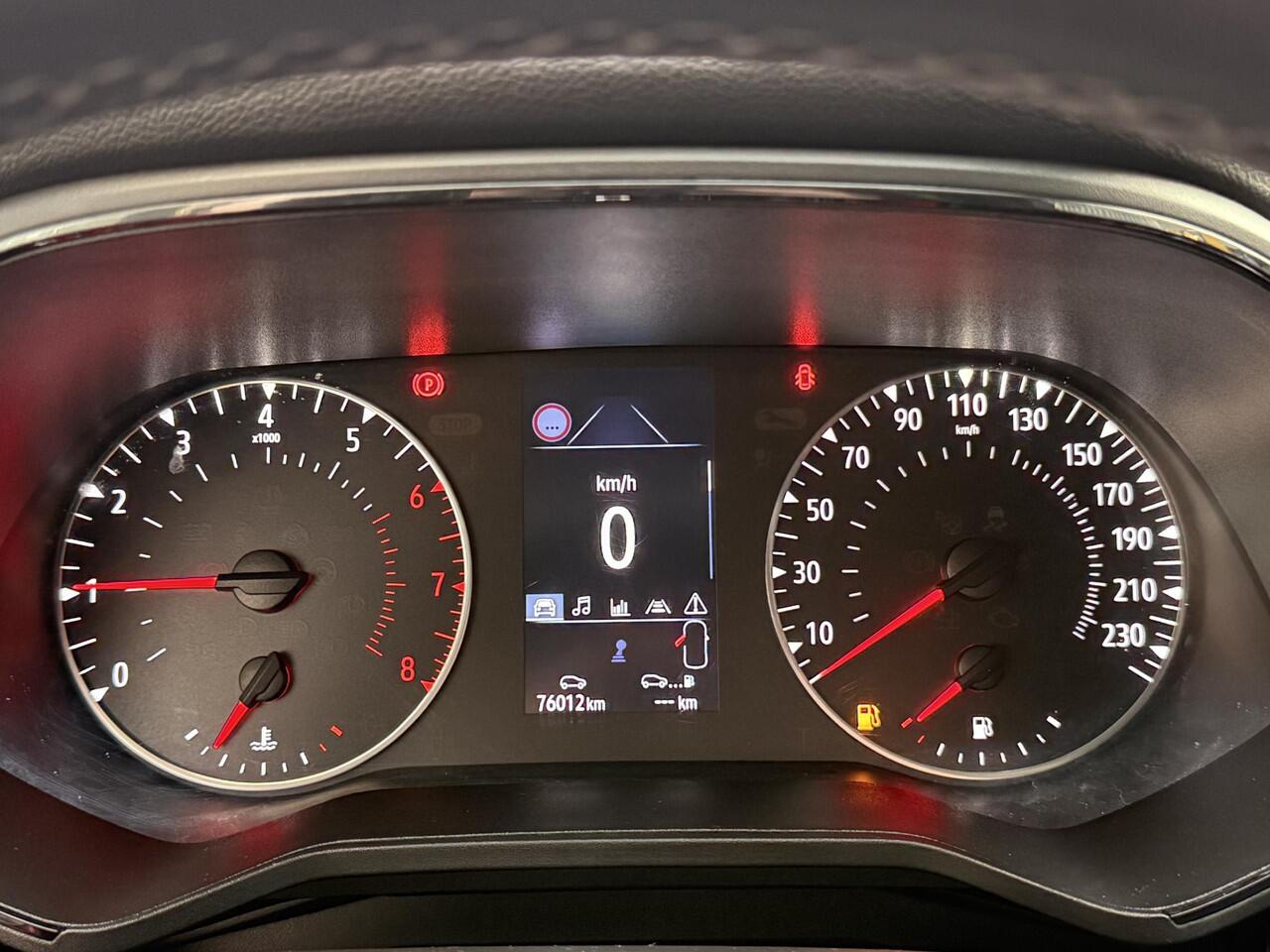 Renault CLIO 1.0 TCe Zen | NAP | Eerste eigenaar | 100% dlr onderhouden | DAB | LED | Airco | Cruise Control | Parkeersensoren | Lichtmetaal |