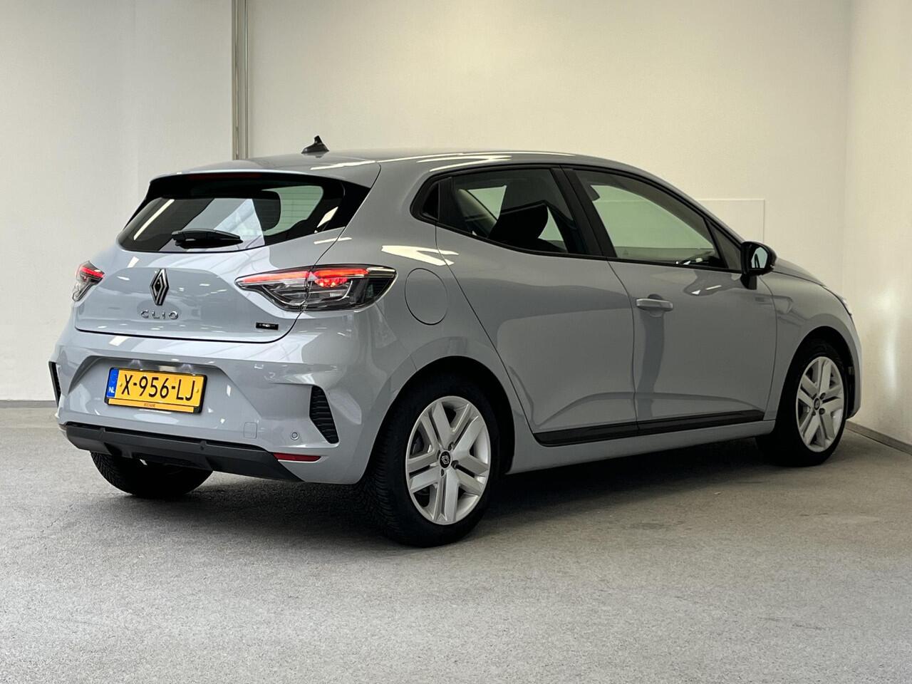 Renault CLIO 1.6 E-Tech Full Hybrid 145 evolution | 1e-EIG | CARPLAY | PDC | ALL-SEASON |