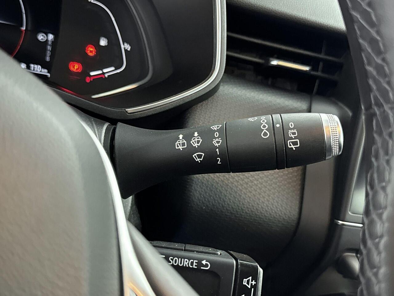 Renault CLIO 1.6 E-Tech Hybrid 140 Zen | Apple Carplay & Android Auto | Trekhaak | Airco | Parkeersensoren achter | Cruise Control | LED Koplampen