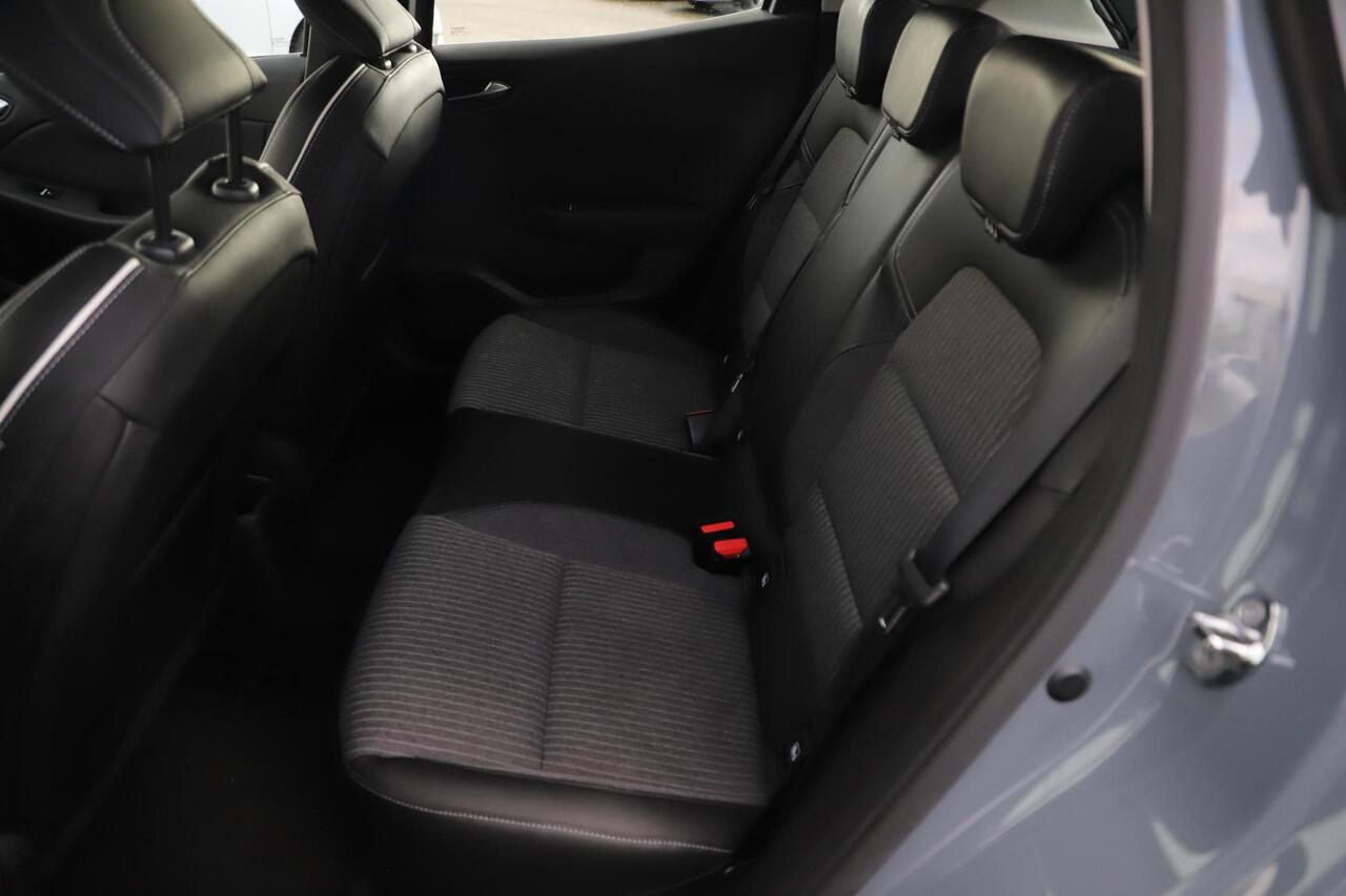 Renault CLIO 1.0 TCe Intens Trekhaak Half Leder Keyless 16 inch LMV LED Navigatie Achteruitrijcamera Carplay Android Rijstrooksensor Climate Cruise Control Parkeersensor