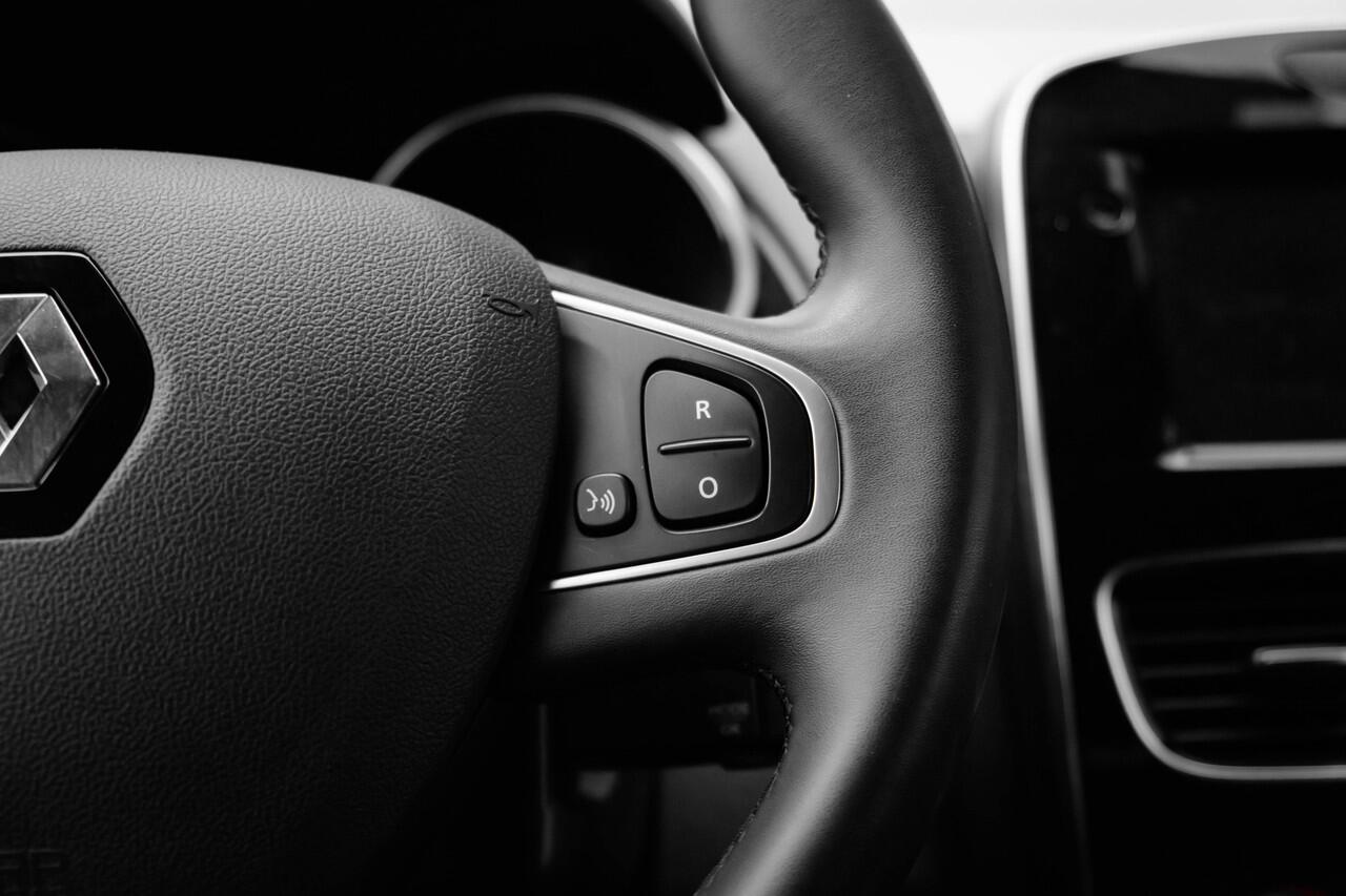 Renault CLIO Estate 0.9 TCe Limited | parkeersensoren achter | Airco | LM Velgen | NAVI |