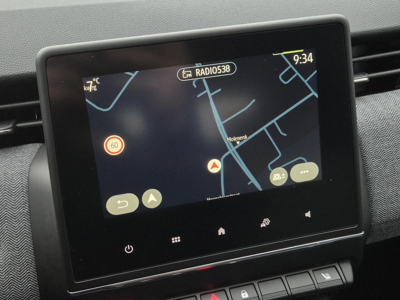 Renault CLIO 1.0 TCe 90 GPF techno Handgeschakeld / Fabrieksgarantie tot 04-2027 / Dealer onderhouden / Pack winter / Achteruitrijcamera / Stuur-en Stoelverwarming / Apple Carplay Android Auto / Navigatie /