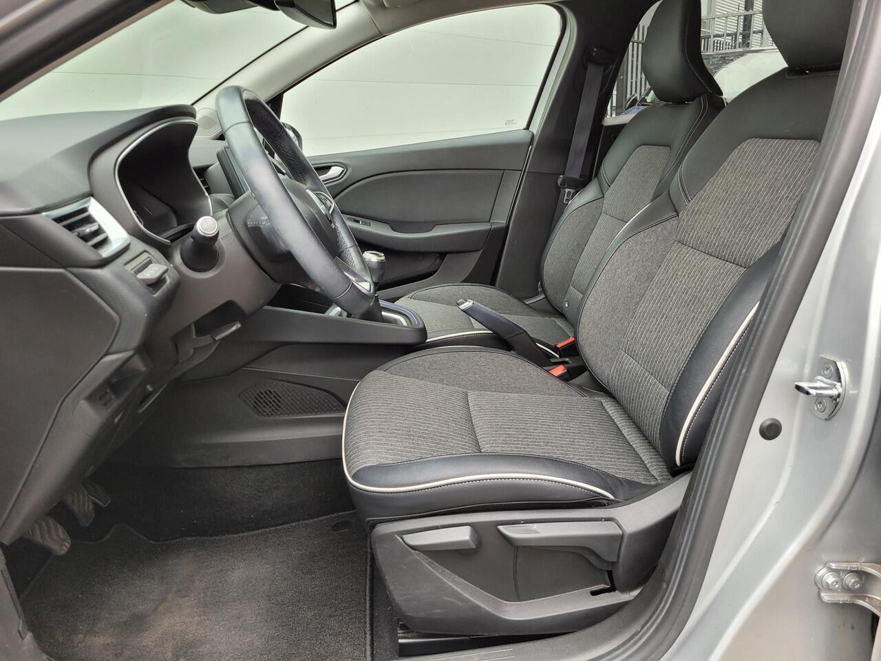 Renault CLIO 1.0 TCe Intens | Camera | Navigatie | 17" Lichtmetalen Velgen | Dealer Onderhouden